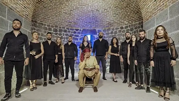 Dengbejlerin Eserlerini Akapella Usulü Yorumlamaları Sizi Büyüleyecek, Kulaklarınıza İnanamayacaksınız!'