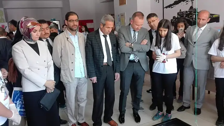 Ağrı'da TÜBİTAK Bilim Fuarı