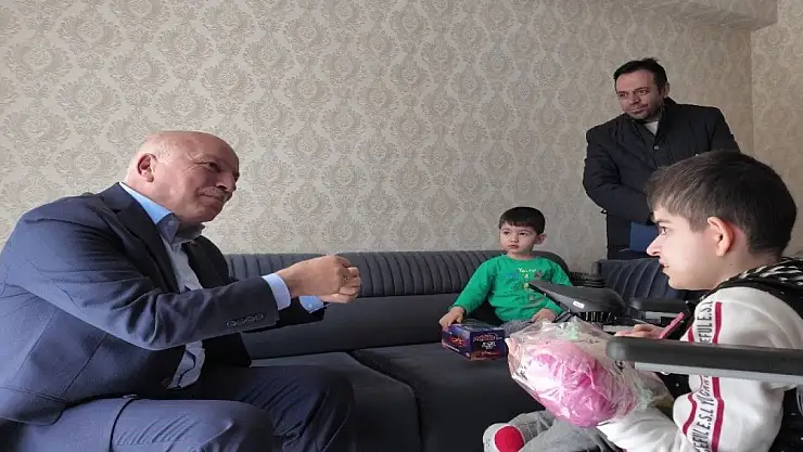 Elanur çağırdı Başkan kırmadı