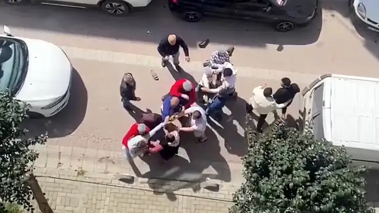 Avcılar'da İnsan Trafiği Değil, Araç Trafiği Çılgınlığı!