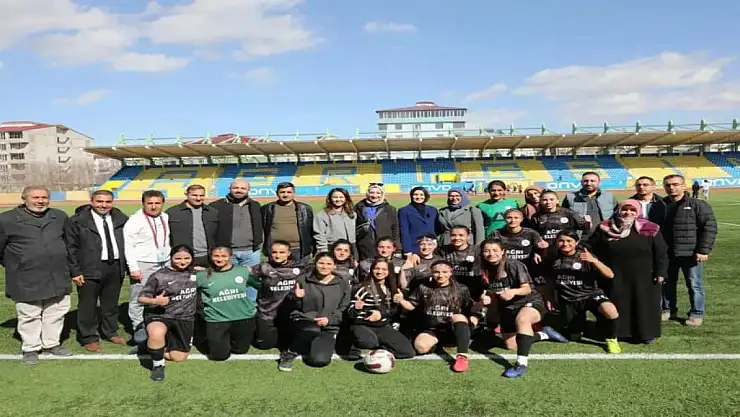 Aile ve Sosyal Politikalar Kız Futbol Takımı rakibine 8 gol attı