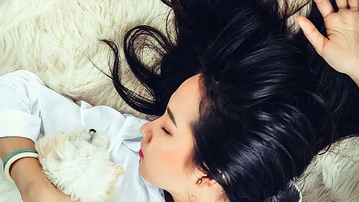 Rüyada ölü biriyle konuşmak ne anlama gelir?