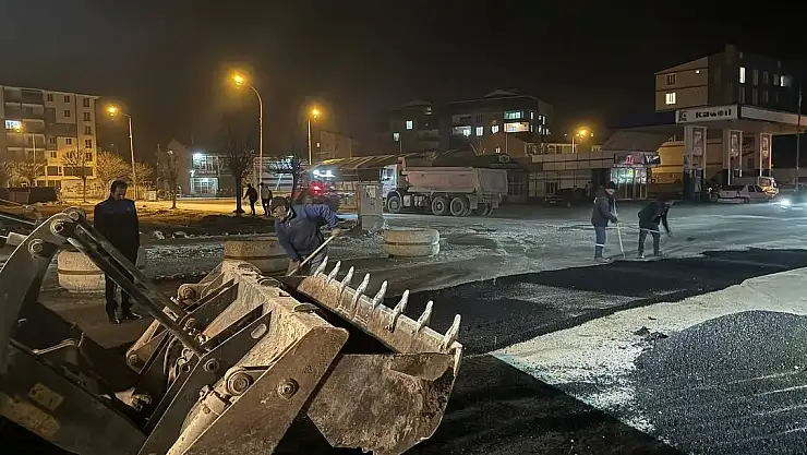 Patnos'ta Başkan Taşkın işe yollardan başladı