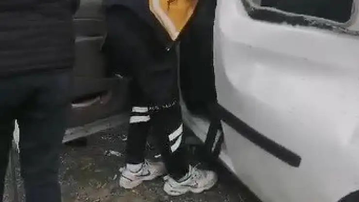 Kars'ta trafik kazası: 3 yaralı