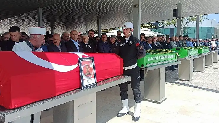 Polis memuru, eşi ve 2 çocuğu kaza kurbanı