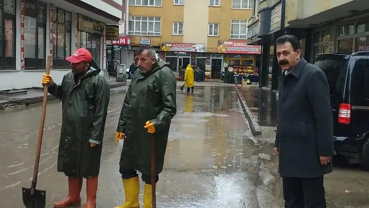Ağrı'da yağışlar sonrası tüm ekipler sahaya çıktı