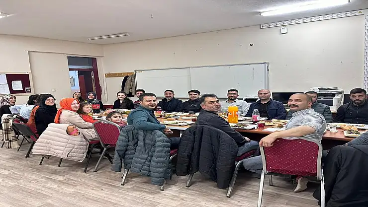 Hamur'da köy öğretmenlerine sürpriz ziyaret