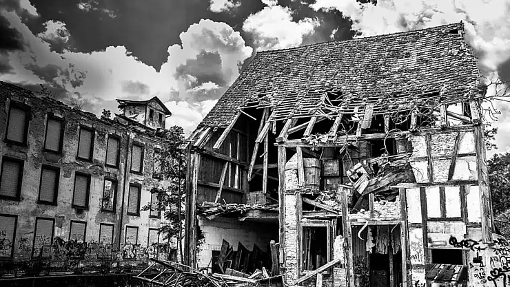 Rüyada evinin yıkıldığını görmek ne anlama gelir?