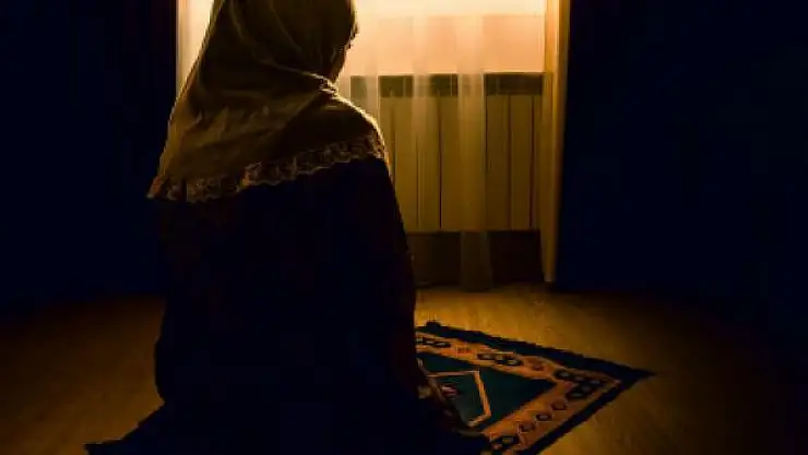 Ramazan Bayramı Namazı Kadınlar Kılabilir Mi? Kadınlar Bayram Namazı Kılar Mı? Kadınlara Bayram Namazı Farz Mı?