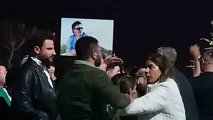 İranlı Sanatçı Van'da Konser Verdi