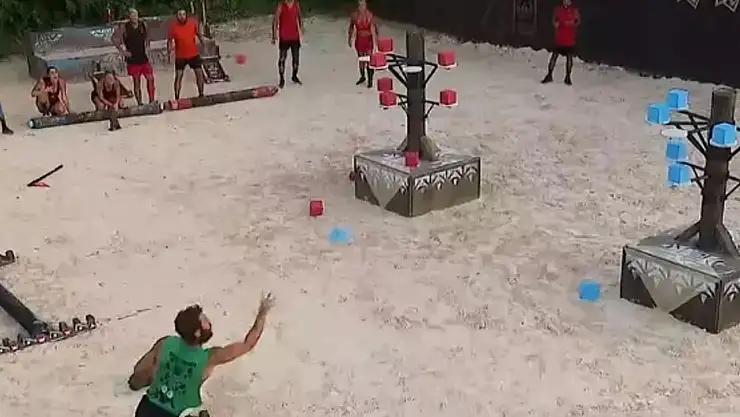 Survivor'da Dokunulmazlık oyununu hangi takım kazandı? Eleme adayı kim oldu?