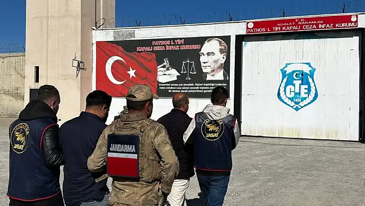 Ağrı'da 2 firari yakalanarak tutuklandı