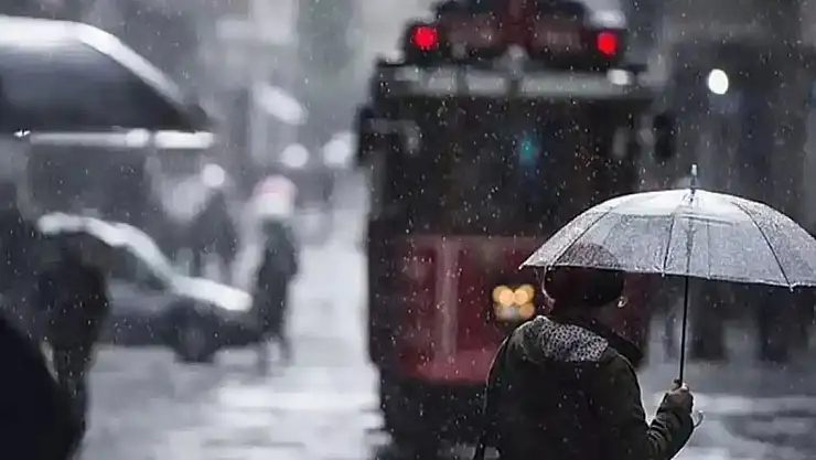 İstanbul için sağanak uyarısı: Sıcaklıklar düşecek