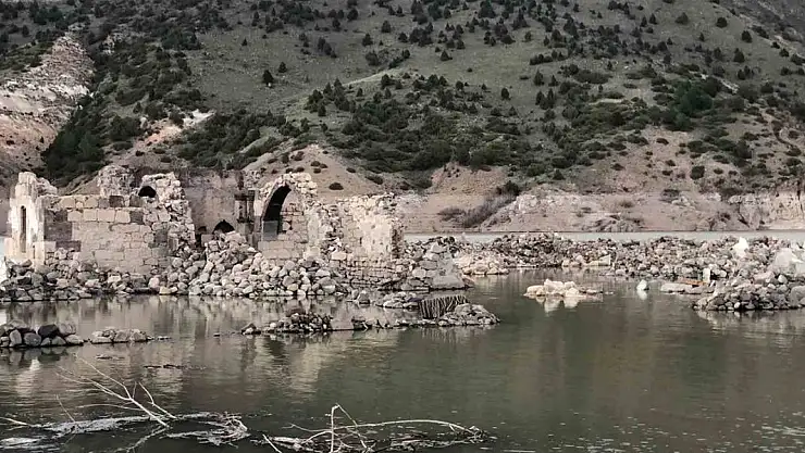 Kars'ın tarihi sular altında kalıyor!