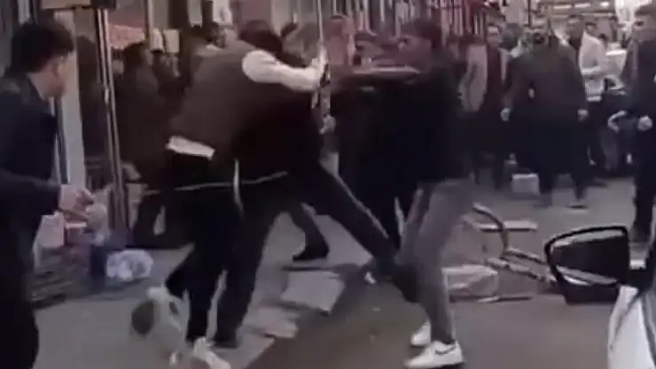 Diyadin'de sopalar vahşice vuruldu! Dehşet verici kavga