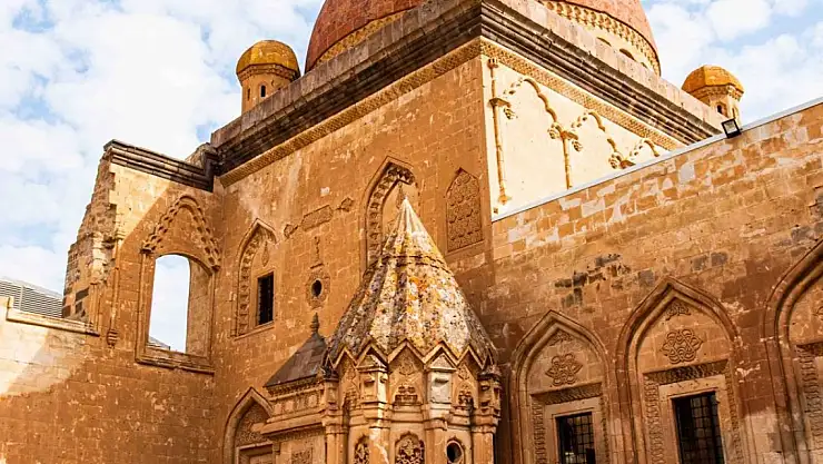 İshak Paşa Sarayı'nın giriş çıkış saatleri değişti