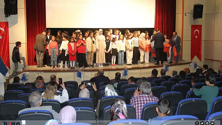 Bitlis'te 'Filistin'de çocuk olmak' temalı program düzenlendi