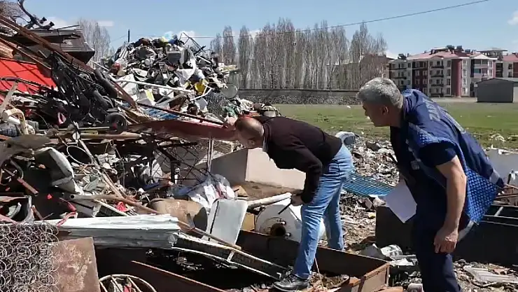Belediyeye ait araçlar parçalanarak hurdacılara satılmış