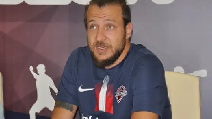 BATUHAN KARADENİZ KİMDİR? Batuhan Karadeniz nereli, kaç yaşında, evli mi?