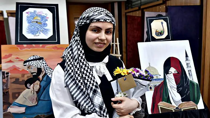 Erzurum'da öğrenciler Gazze'de yaşanan dramı çizdiler