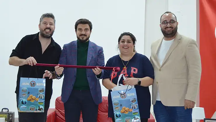 Adilcevaz'da Gülmekten Karınlar Ağrıdı: