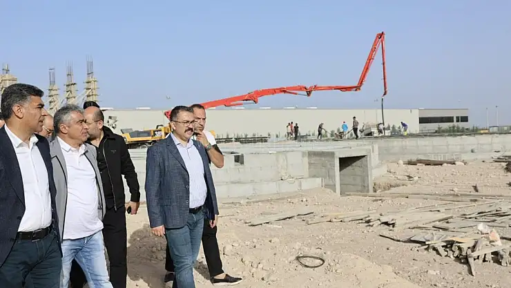 Vali Ercan Turan ve Milletvekili Cantürk Alagöz, Çelik Silo ve Mısır Kurutma Tesisi İnşaatında İncelemelerde Bulundu