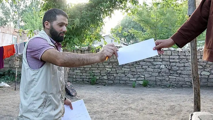 Ağrı'da 2 milyon lira değerinde yardım dağıttılar