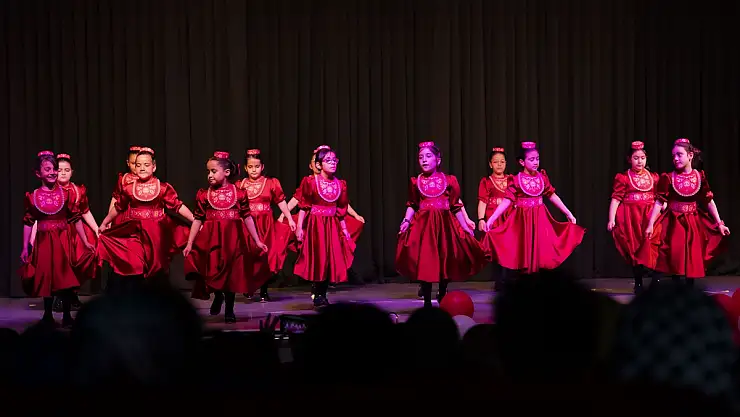 Erzurumlu minikler Tatar dansını öğrendi