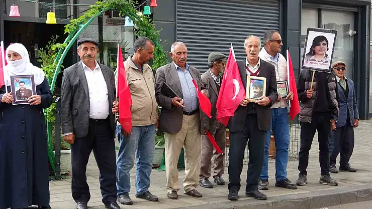 Vanlı aileler tüm koşullara rağmen evlatlarını bekliyor