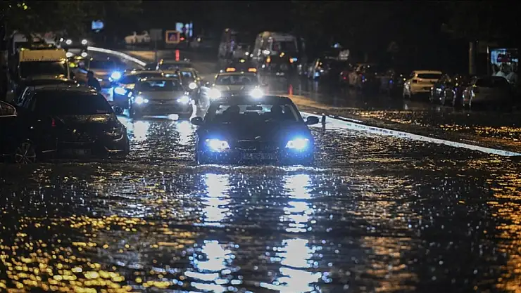 Bitlis'te sağanak etkili oldu