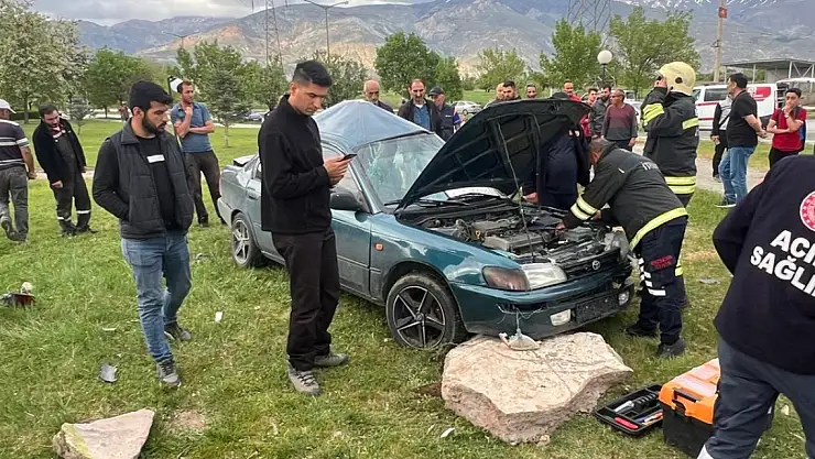 Erzincan'daki kazada yaralanan sürücü, tedavi altına alındığı hastanede öldü