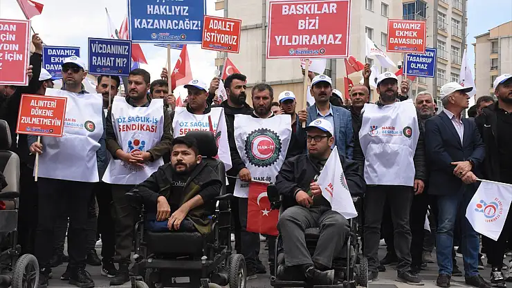 Van'da işten çıkarılan belediye çalışanları eylem yaptı