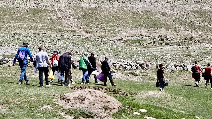 Gezginler Seyahatnamenin izinde