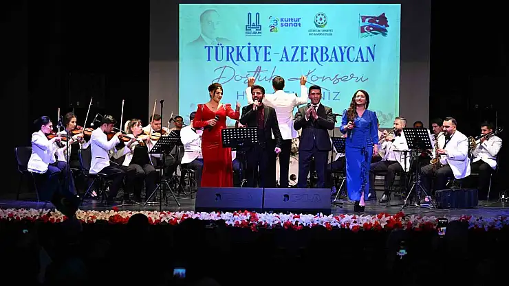 Türkiye-Azerbaycan Erzurum'da tek yürek oldu