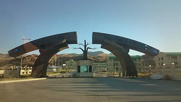İran'a komşu Ağrı'da Farsça Mütercim Tercümanlık Bölümü açılıyor