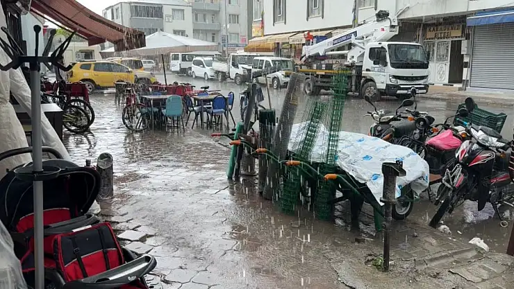 Iğdır'da sağanak sonrası vatandaşlar kaçacak yer aradı