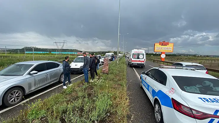 Diyarbakır'da 8 araçlı zincirleme kaza