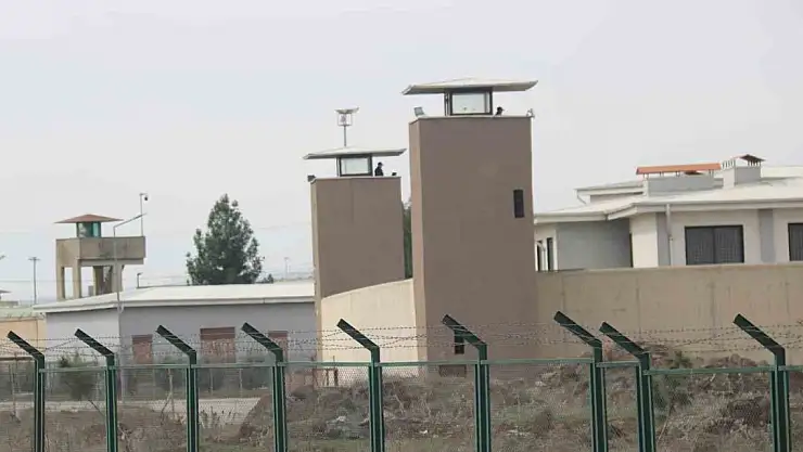 Diyarbakır'da cezaevinde çok sayıda mahkum ve personel zehirlendi