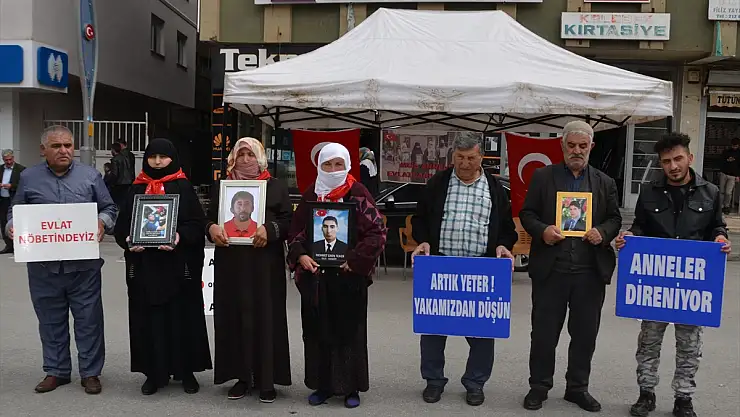 Muşlu ailelerin evlat nöbeti sürüyor