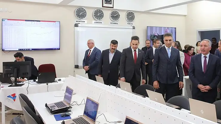 AİÇÜ İİBF'de Finans Laboratuvarı Açıldı