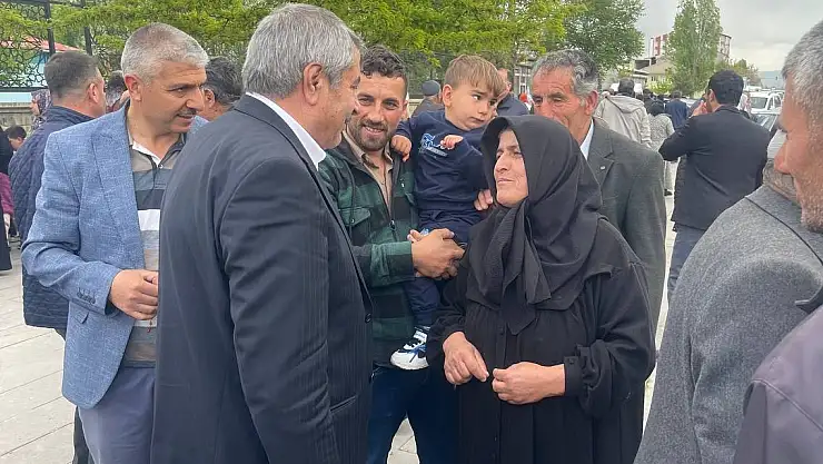 Ağrı'nın ilk hacı adayları kutsal topraklara yolcu edildi