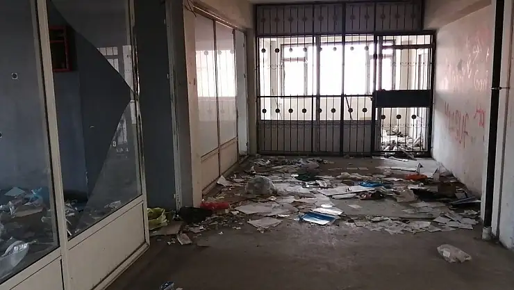 Ağrı'da altı iş hanı üstü mezbele