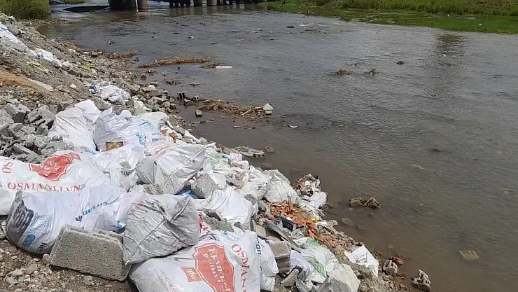 Ağrı Kırıkköprü can çekişiyor