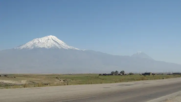 Ağrı Dağı'nın Büyüleyici Manzarası