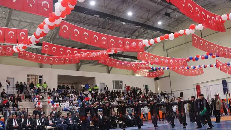 Bitlis'te 19 Mayıs coşkuyla kutlandı
