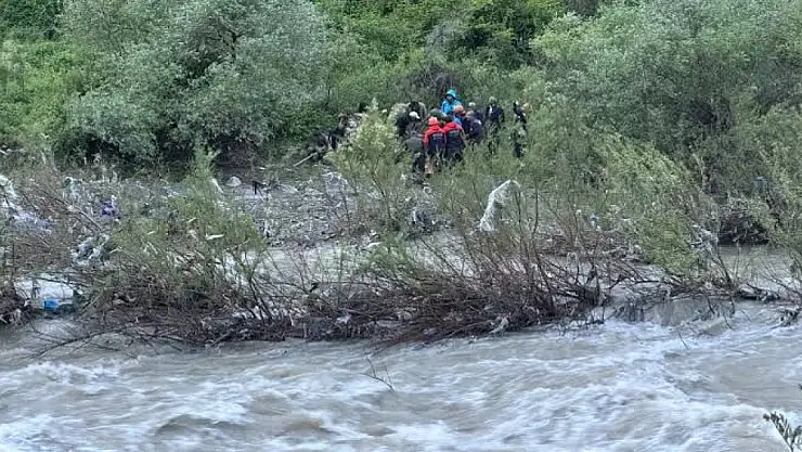 Asma toplarken yaralanan kadın askeri helitopterle kurtarıldı