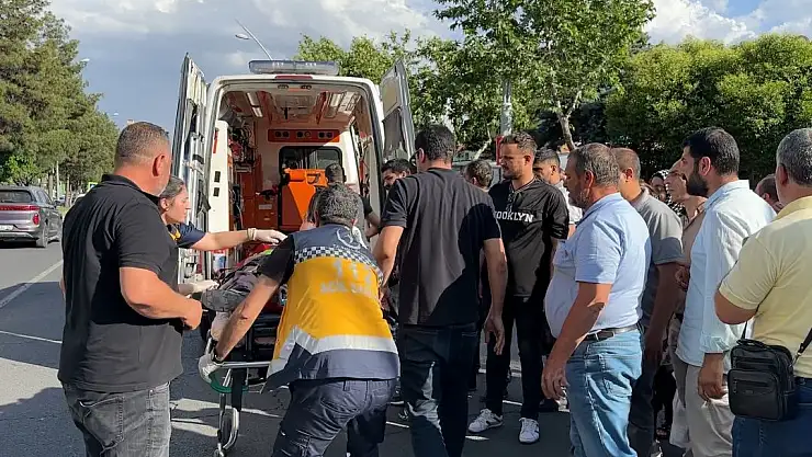 Karşıdan karşıya geçmek isteyen çocuğa araba çarptı