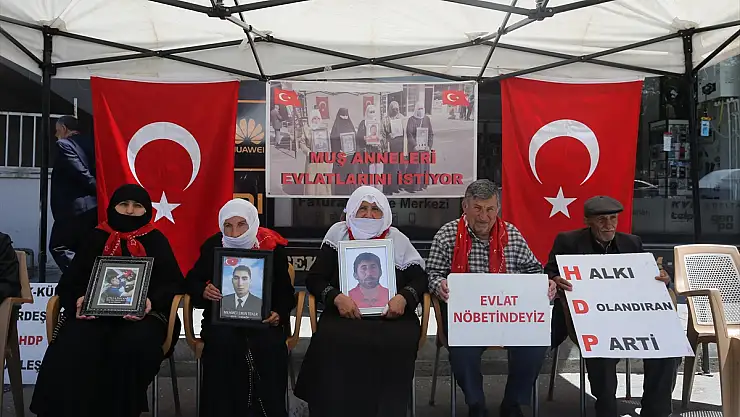 Muşlu ailelerin evlat nöbeti sürüyor