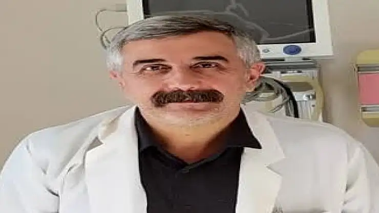 Ağrılı profesör kalp krizi geçirdi