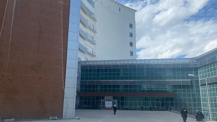 Ağrı'da hastanede işler raydan çıktı (1)